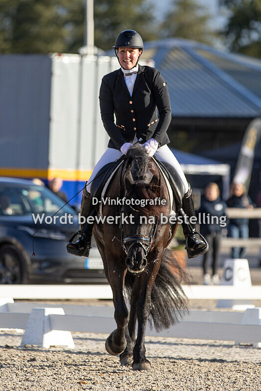 Tessa de Vrieze - Miss Suzy