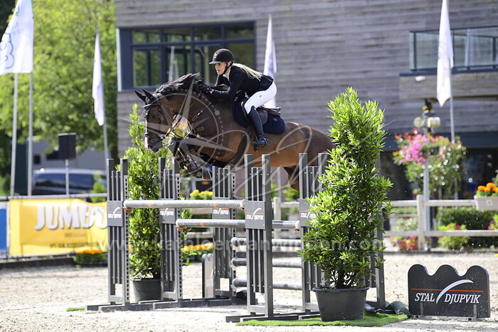 Aimee van Gerwen - Most Wanted