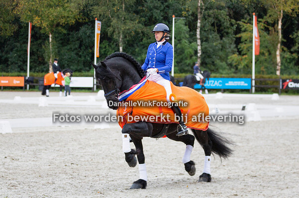 Leonie Evink - Mees 497