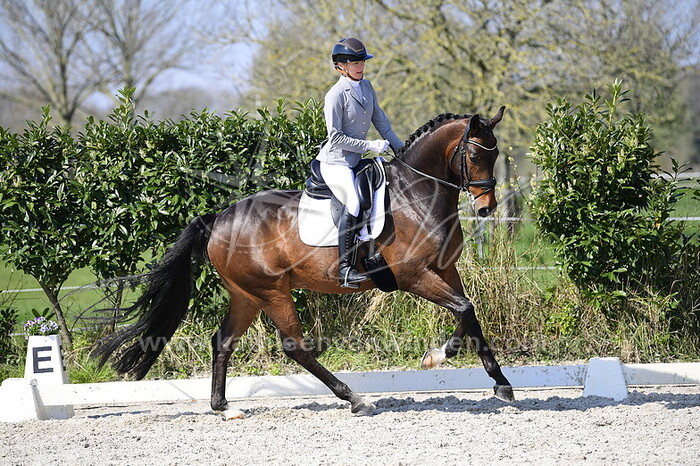 Maria Bogomaz - Kosmos De Jeu Isd