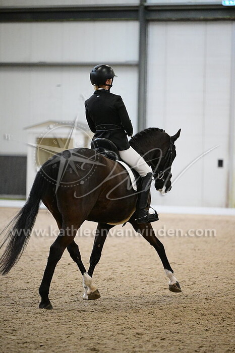 Moniek van den Heuvel - Kilucienne STMT