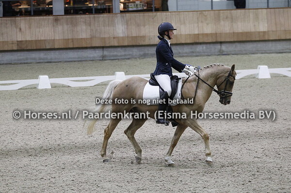 Ava Krause met Golden Legend (1)