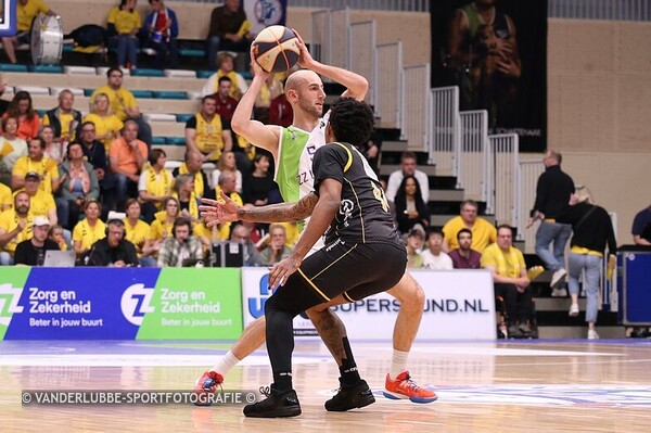 ZZ LEIDEN-FILOU OOSTENDE:66-79