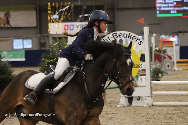 Indoor Beukers 26-12-2022 Pony's Rijstijl 60cm