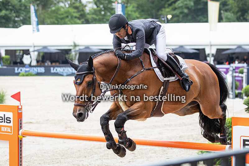 Eiken Sato - Calouso