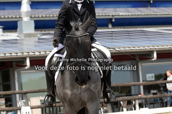 386 Lonneke van der Scheun