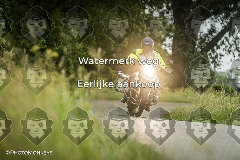 Elfstedentocht voor motoren - locatie nabij Sneek 07:30 - 07:44