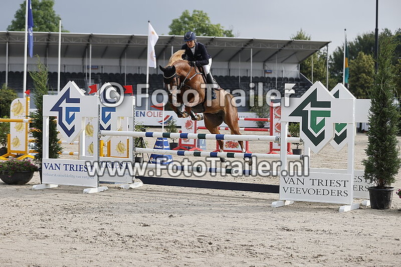 julia houtzager kayser