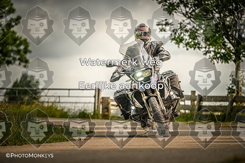 Elfstedentocht voor Motoren/ Locatie Hinnaard  -- ONLINE --