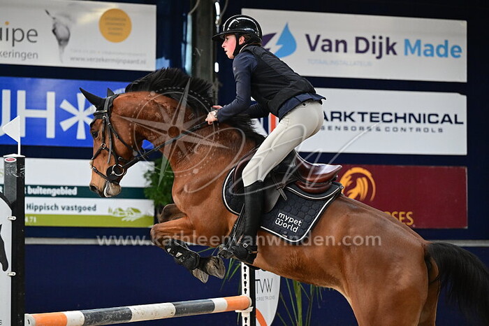 Bindi Rijnen - Calciet Z