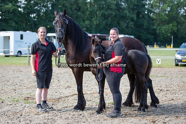 14. O'Malley fan Laurena