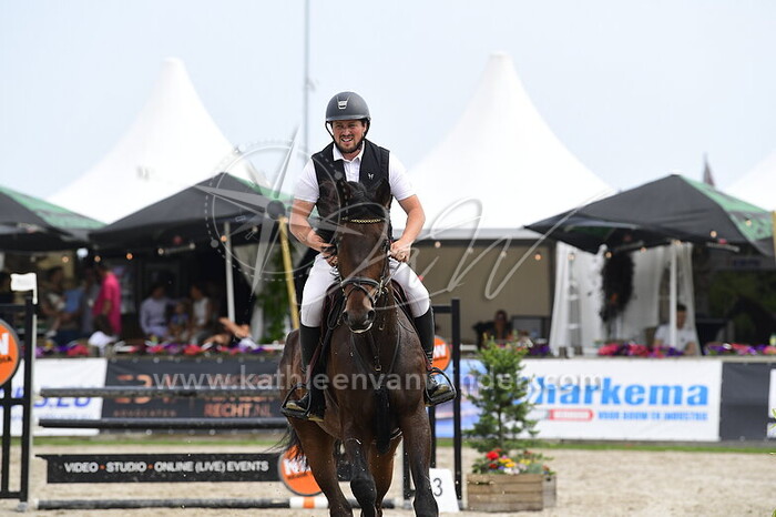 Marwin van den Nieuwenhuijzen - Poema