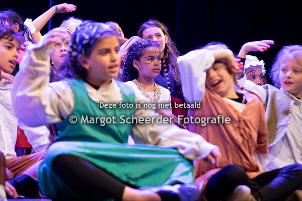 01. De nieuwe koning_Openingslied