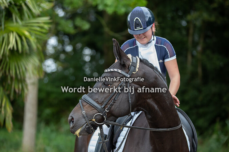 Yvette Vergeer - Wedgwood