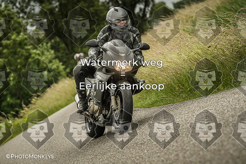 Elfstedentocht voor motoren - locatie nabij Sneek 10:00 - 10:14