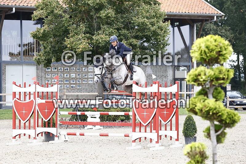 julia houtzager kayser