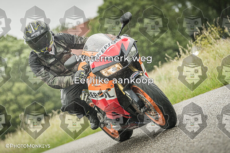 Elfstedentocht voor motoren - locatie nabij Sneek 10:15 - 10:30