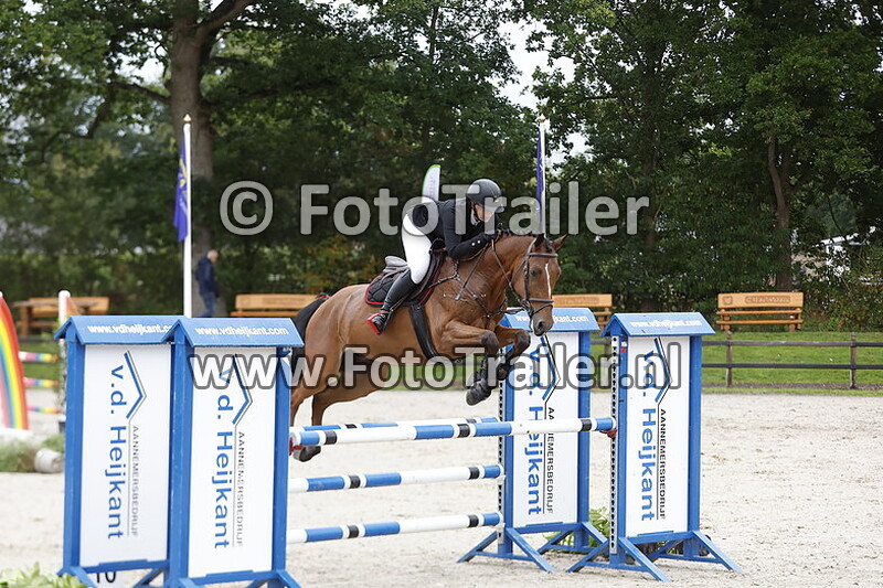 kimberley van der mik