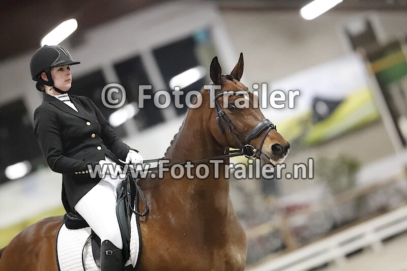 Lotte van den Heuvel