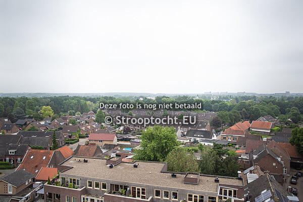 Roermond van bovenaf - Sint-Laurentiuskerk, Maasniel