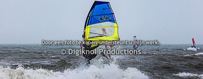 211230 Scheveningen surfing