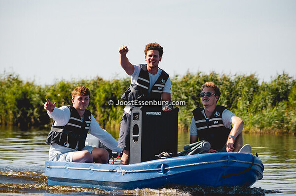 De Bird - Week 8, 2025