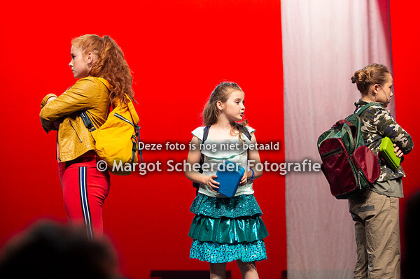 10 Lucy met haar grote mond