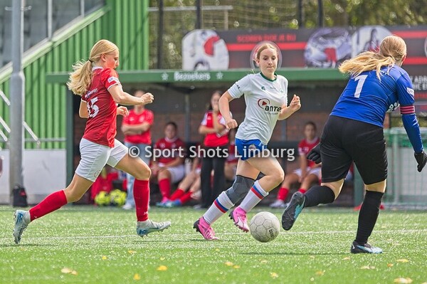 Groene Ster MO17-1 - SV Langenberg MO17-1