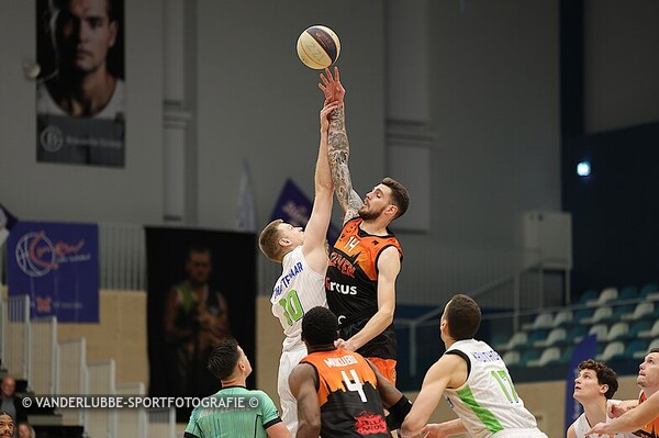 ZZ LEIDEN - LEUVEN BEARS: 78-77