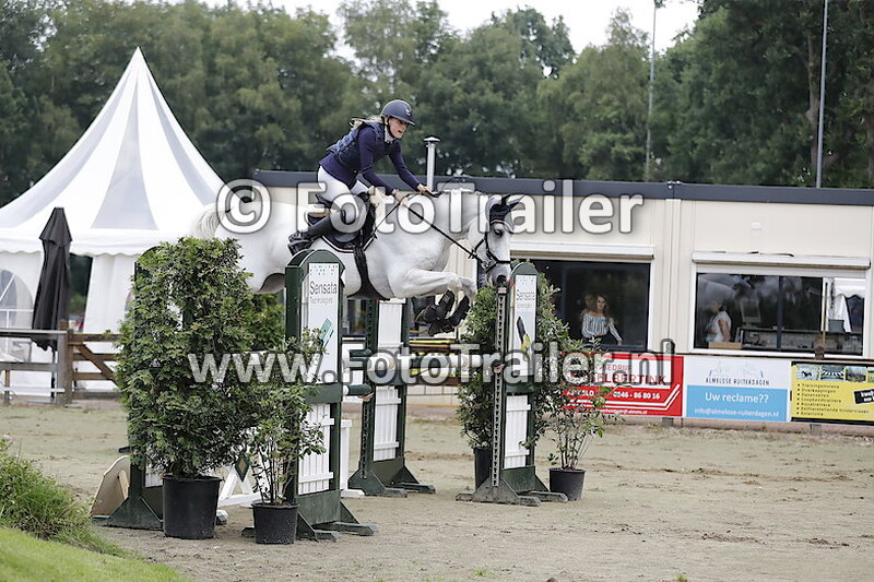 Djoeke van Ijzendoorn