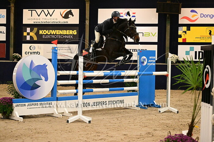 Niels Brussen - Osana