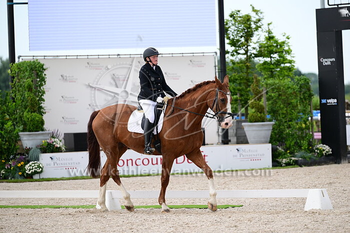 Angelique de Wolf - Einhard