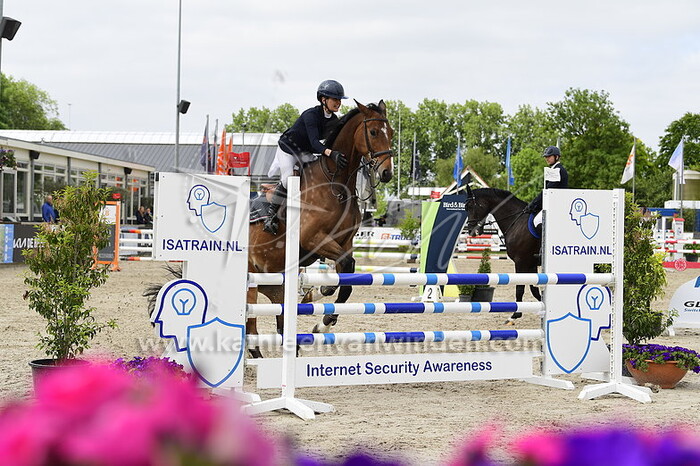 Winnie Kleintjes - Carel Gold