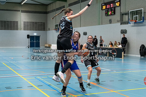 241211 CobraNova VS1 - Binnenland VS1 (beker)