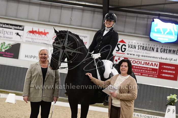 Danielle Middelbrink - Seven Oaks' Idol E