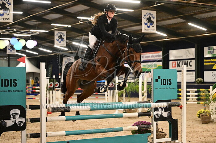 Iris Looymans - Evoque's Pleaser