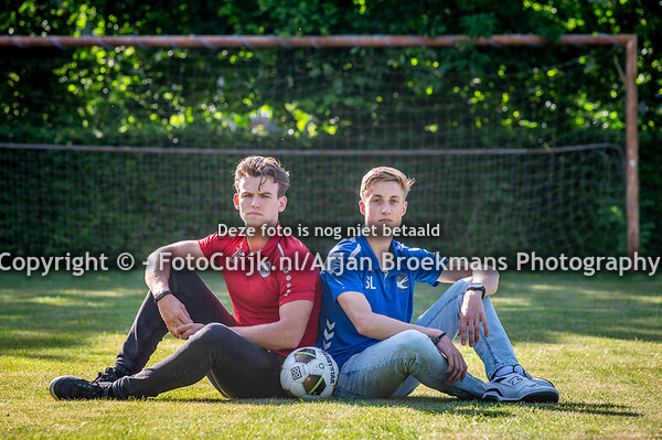 Achates-speler Bob Bindels en De Zwaluw-aanvaller Sal Langerak zijn elkaars rivalen in de strijd om 