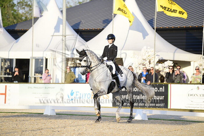 Charlotte Fry - Especial