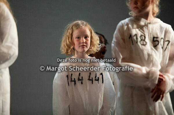 07 Scène 11 - In de gevangenis