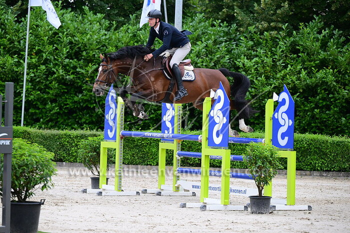 Roy Hanlon - Enjoy II van de Kromsteeg Z