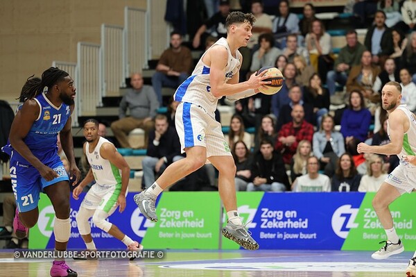 ZZ LEIDEN-DEN HELDER SUNS: 66-75