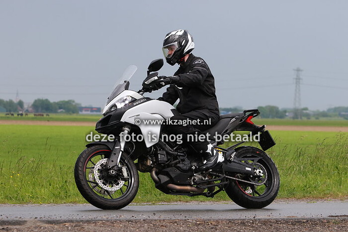 Elfstedentocht Motoren en Auto's 2024, Locatie Harlingen, 16.00 - 16.10 uur