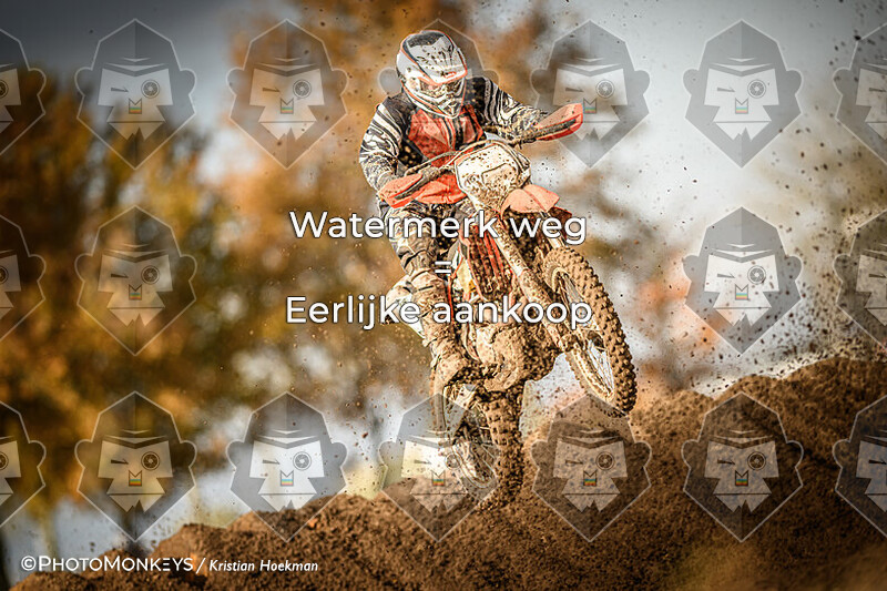 -- ONLINE -- OTR Veghel - Locatie 2 - Spatborden rood en oranje