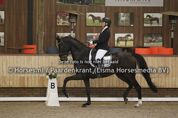 Wilma Salm (Isa v Lord Leatherdale)