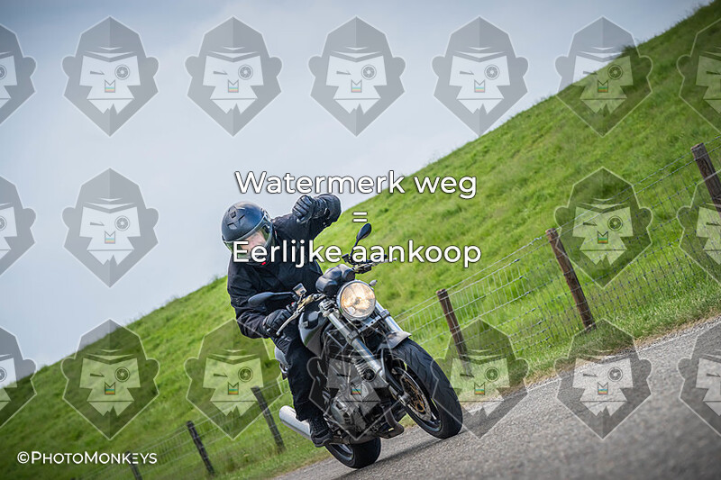 14:00-16:00 - Elfstedentocht voor Motoren - locatie Marrum