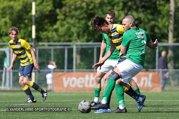 LUGDUNUM-SPORTING LEIDEN: 3-3