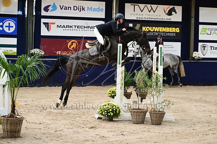 Katie McEntee - Pompardi VDL