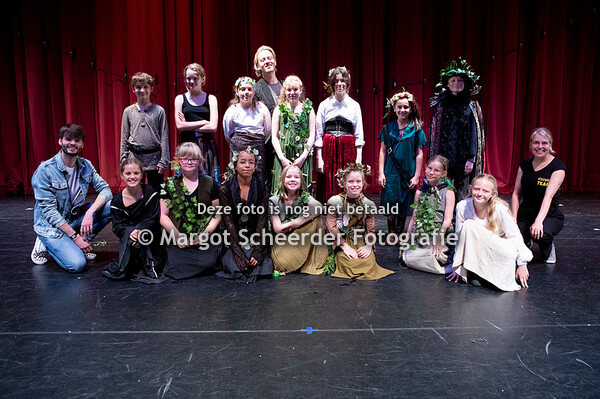 07 Scène 7 - Merlijn en de genezers