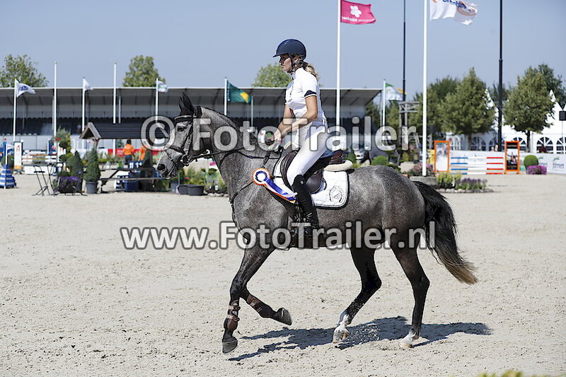 Prijsuitreiking 4-jarige springpaarden - Dag 1