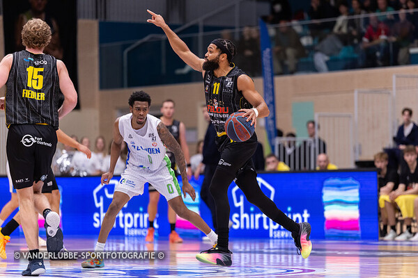 ZZ LEIDEN - FILOU OOSTENDE: 98-90